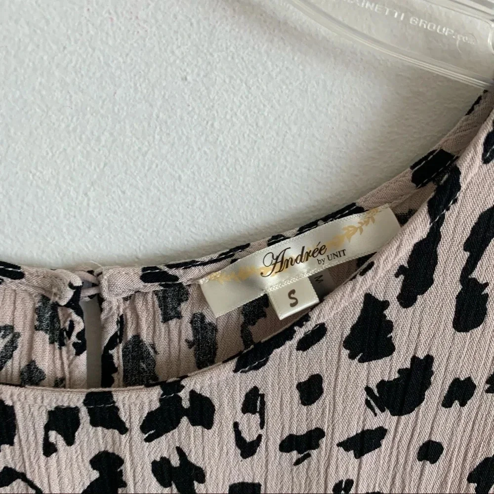 Andree by Unit Leopard Short Sleeve Top Tassel - Picture 4 of 7